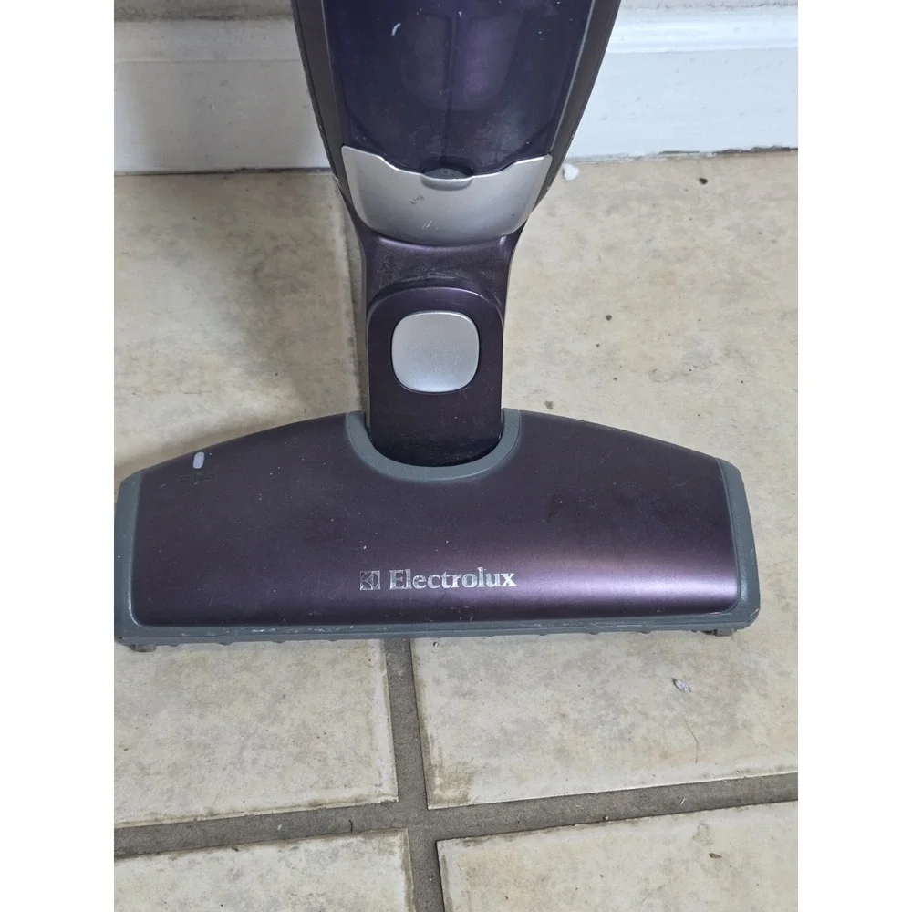 Electrolux Ergorapido Ultra Cordless 2-in-1 Vacuum Cleaner Purple w/Charger